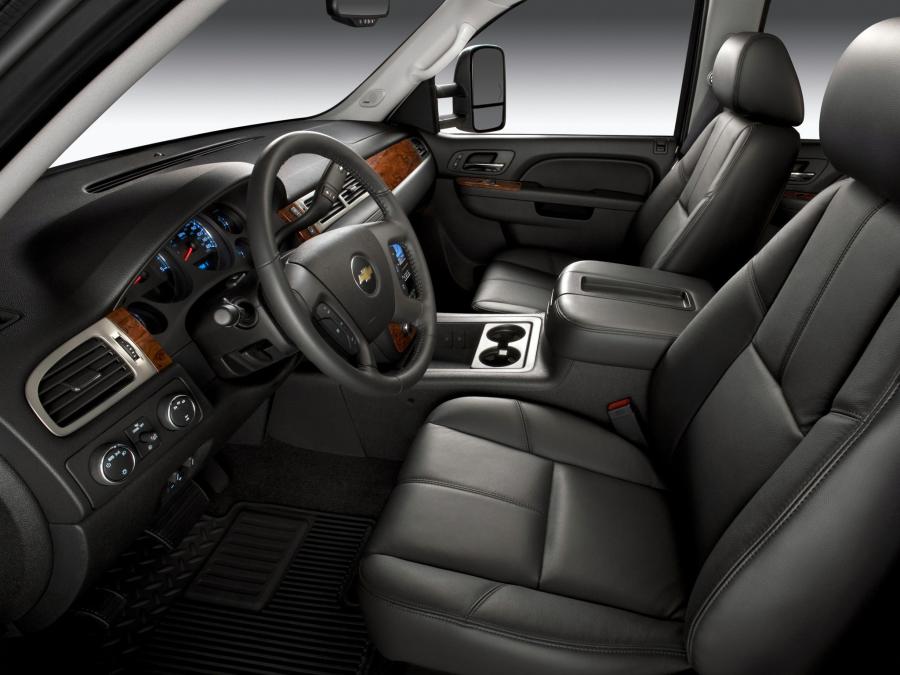  Chevrolet Silverado 2500 HD Z71 Crew Cab 2010 года  (фото 11 из 14)